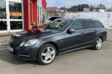 Bardzo ładny stan . 3,0 CDI Automat Pneomatyka